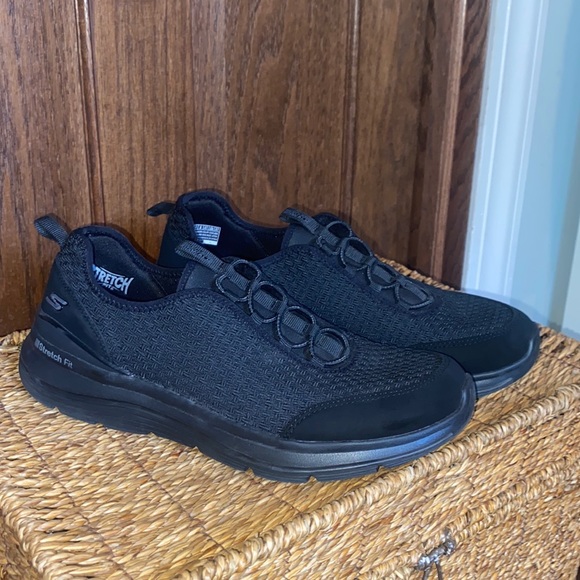 Women's Skechers GOwalk Stretch Fit Basket Wind Slip On Sneaker-Black-Sz 11 - Picture 2 of 15